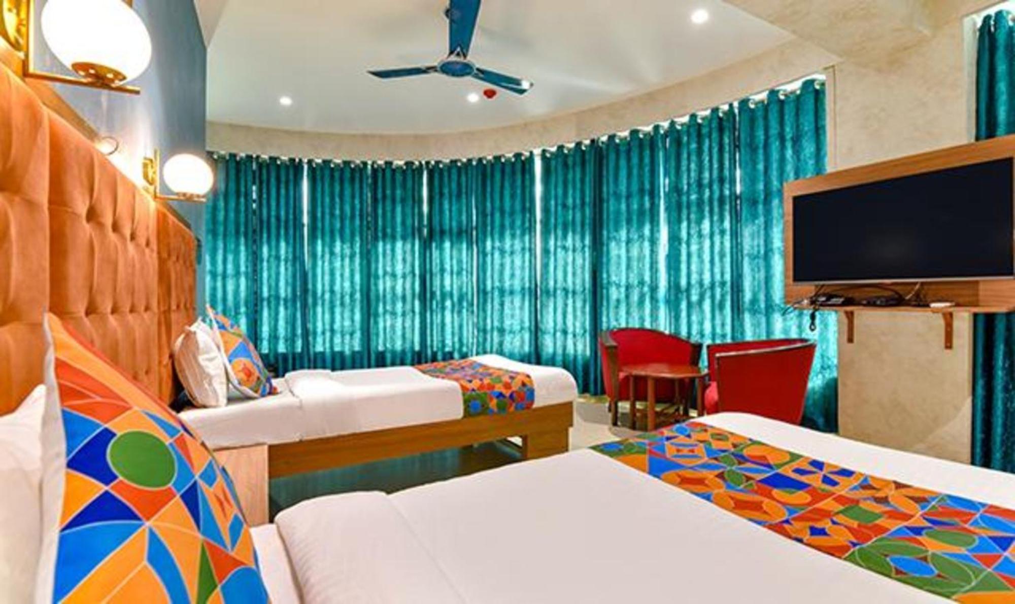 Fabhotel Siddharth Corporate - Vavol, Gandhinagar Exterior photo