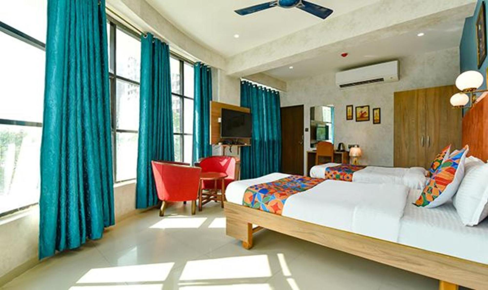 Fabhotel Siddharth Corporate - Vavol, Gandhinagar Exterior photo