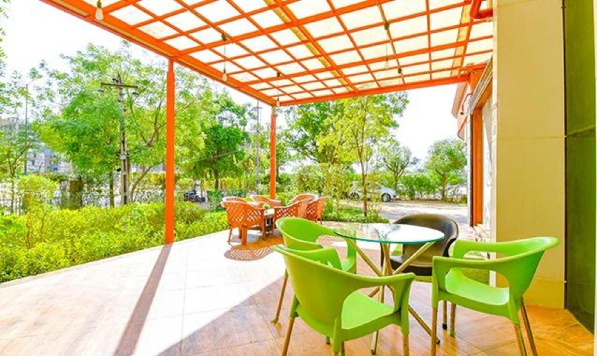 Fabhotel Siddharth Corporate - Vavol, Gandhinagar Exterior photo